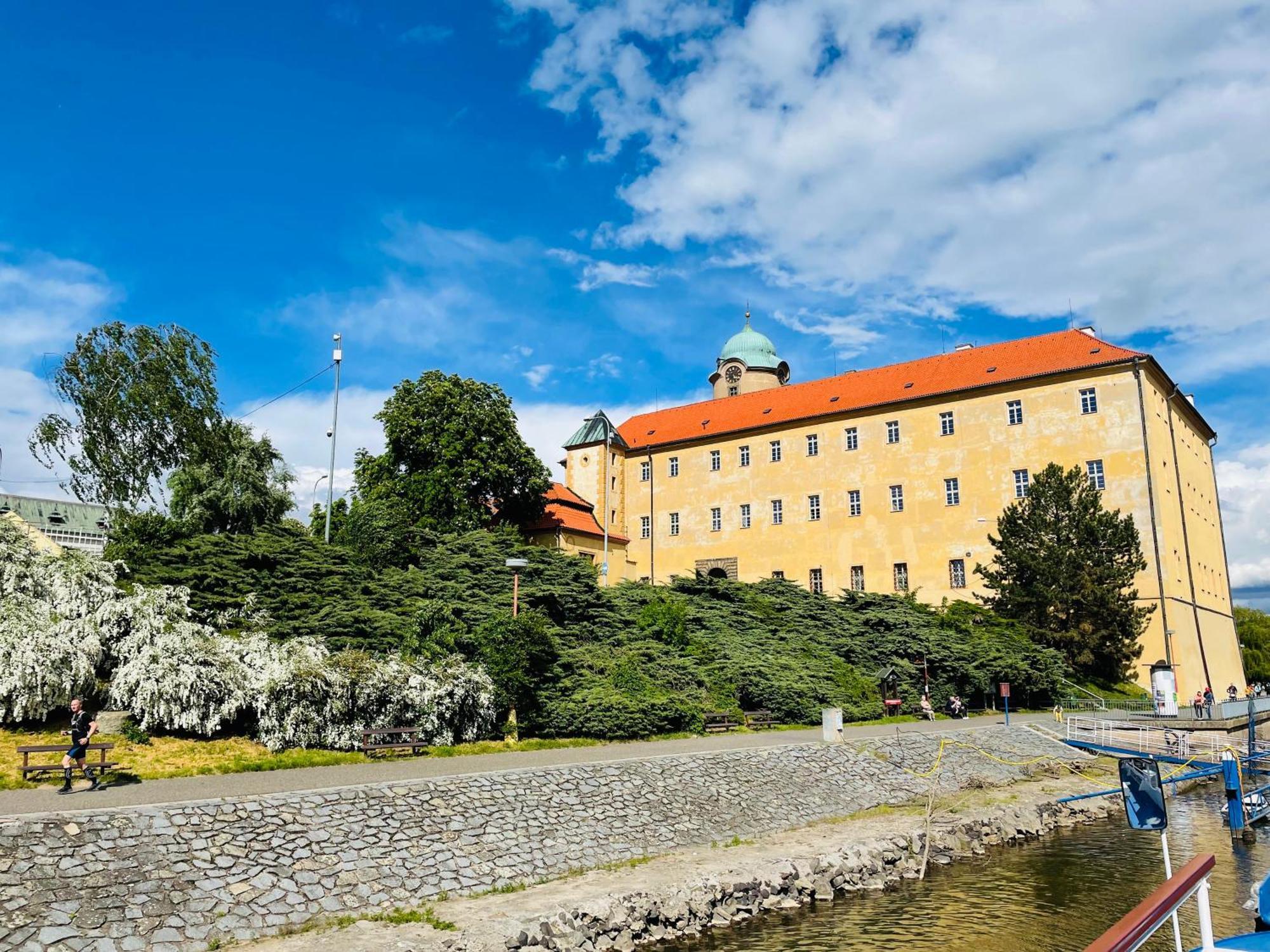 Kralovske Apartma Kolonada Podebrady